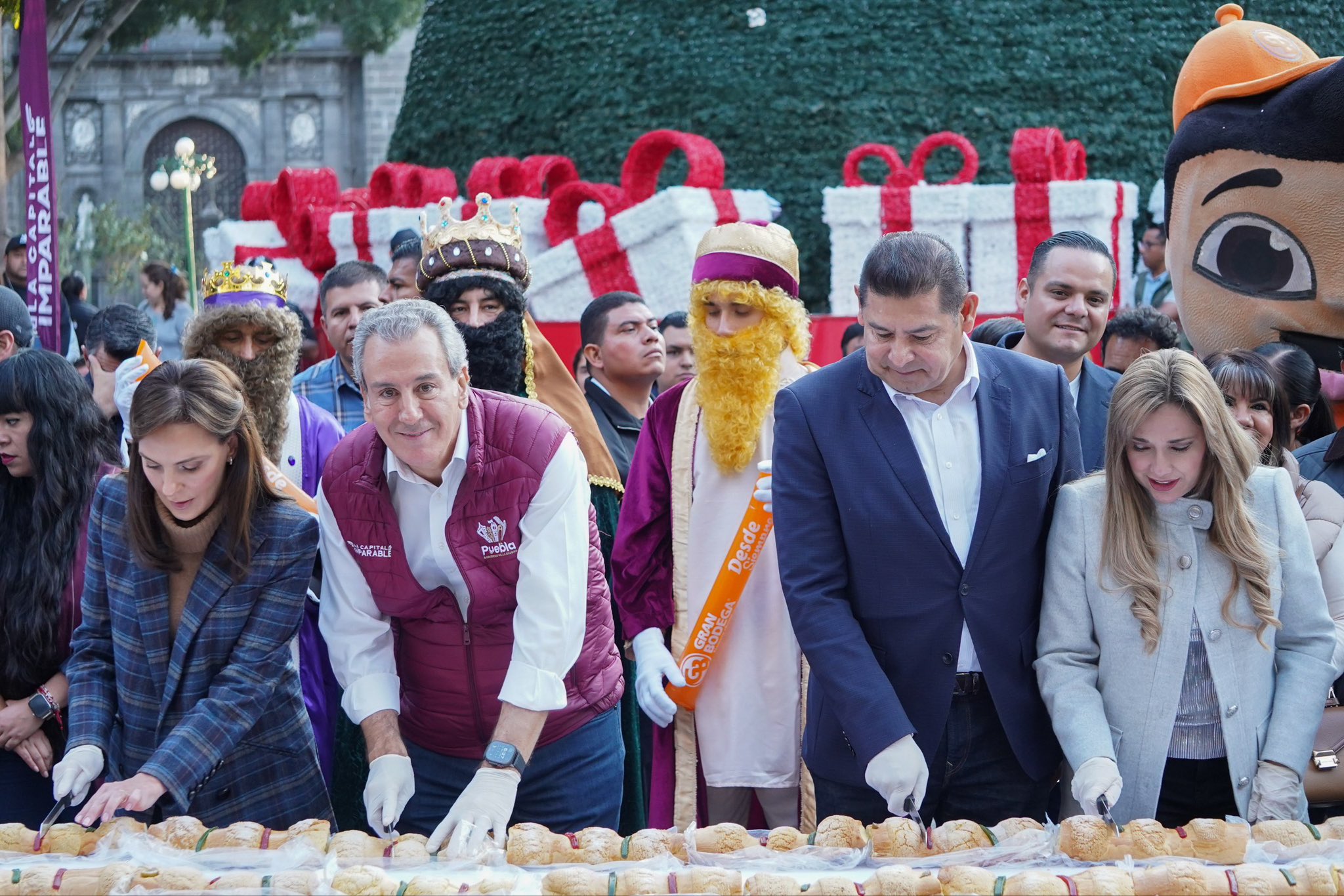 Pepe Chedraui y su rosca de reyes